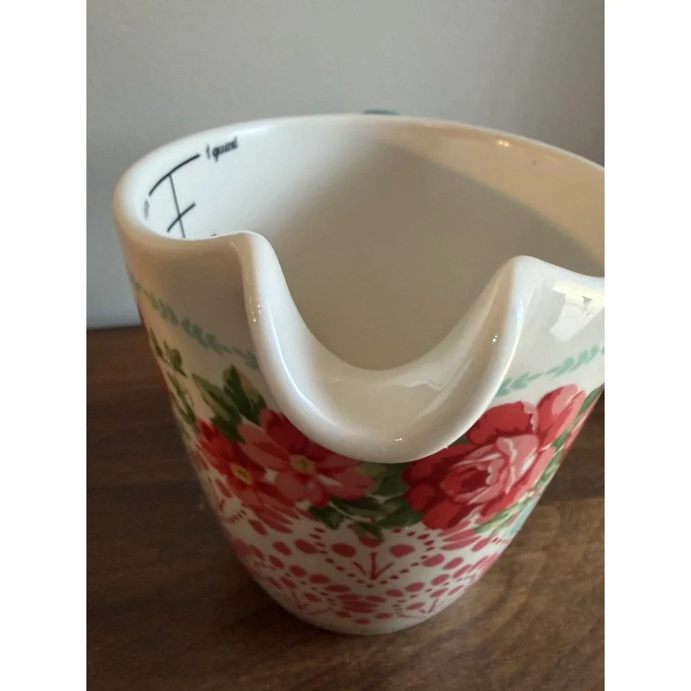 The Pioneer Woman Vintage Floral 4-Cup/ 1 Quart Stoneware Measuring Cup